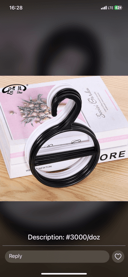Single hole scarf hanger